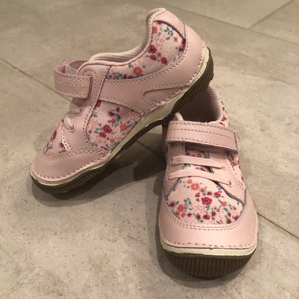 NEW! Little Girls Stride Rite Rosie Sneakers